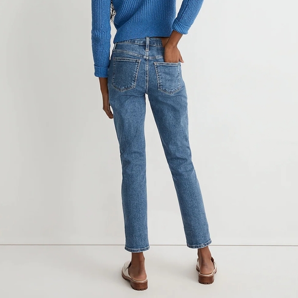 The Mid-Rise Perfect Vintage Jeans in Knowland Wash - Picture 2 of 8